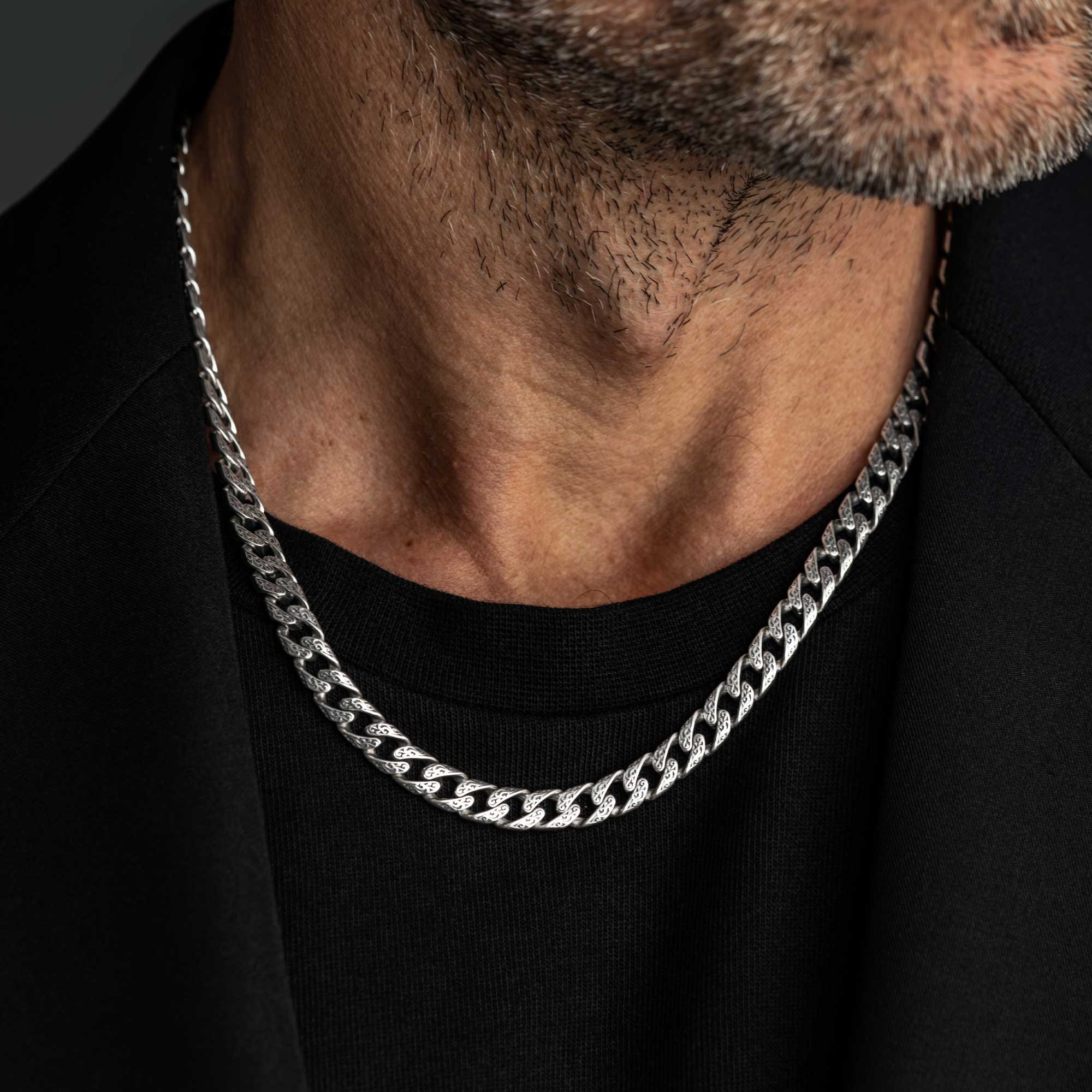 Fulda - Embroidery Patterned Silver Chain Necklace