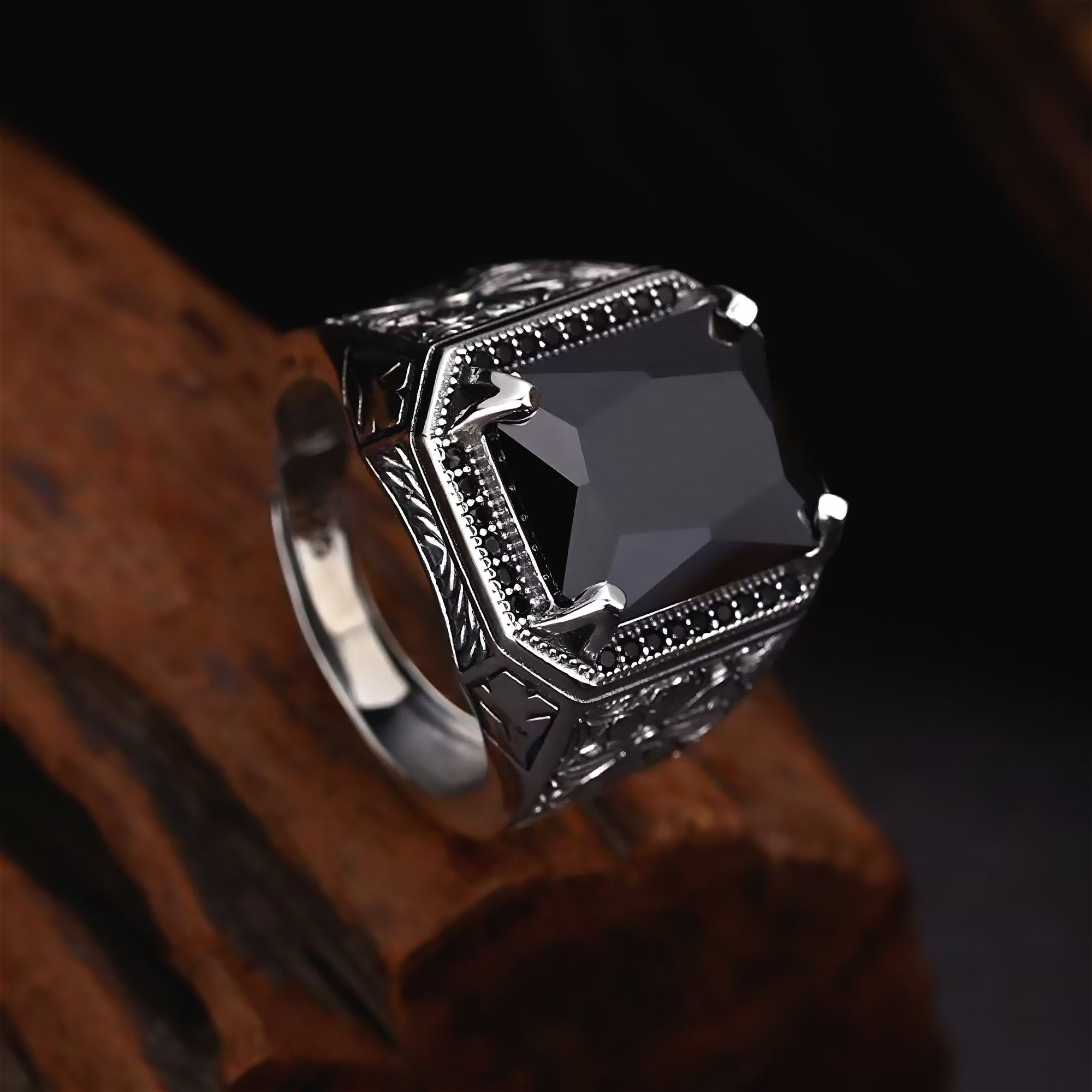 Arco – 925 Silver Statement Ring with Black Stone