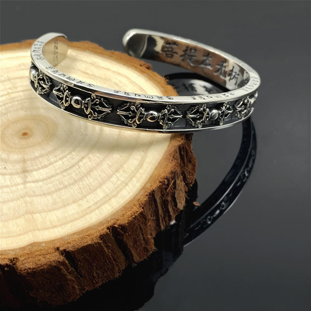 Basel – Pulsera rígida de Plata con Diseño Antiguo