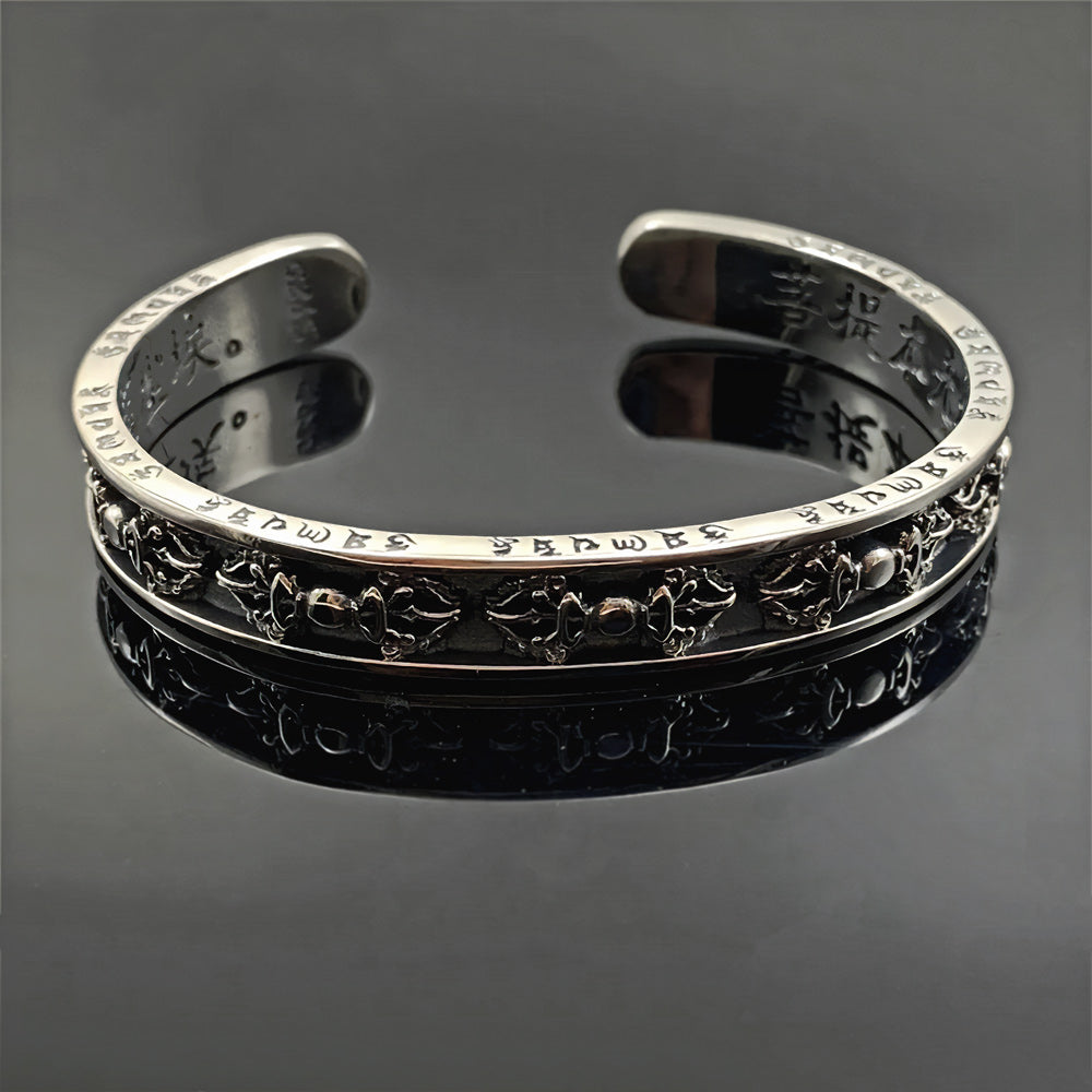 Basel – Pulsera rígida de Plata con Diseño Antiguo