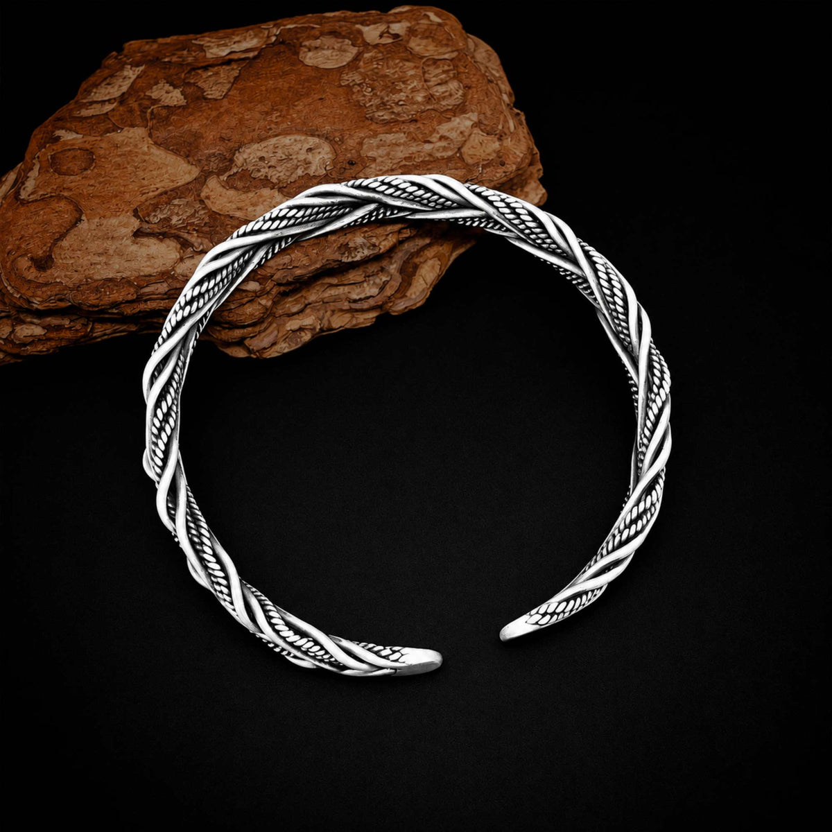 Milan - Twisted Cuff Bracelet