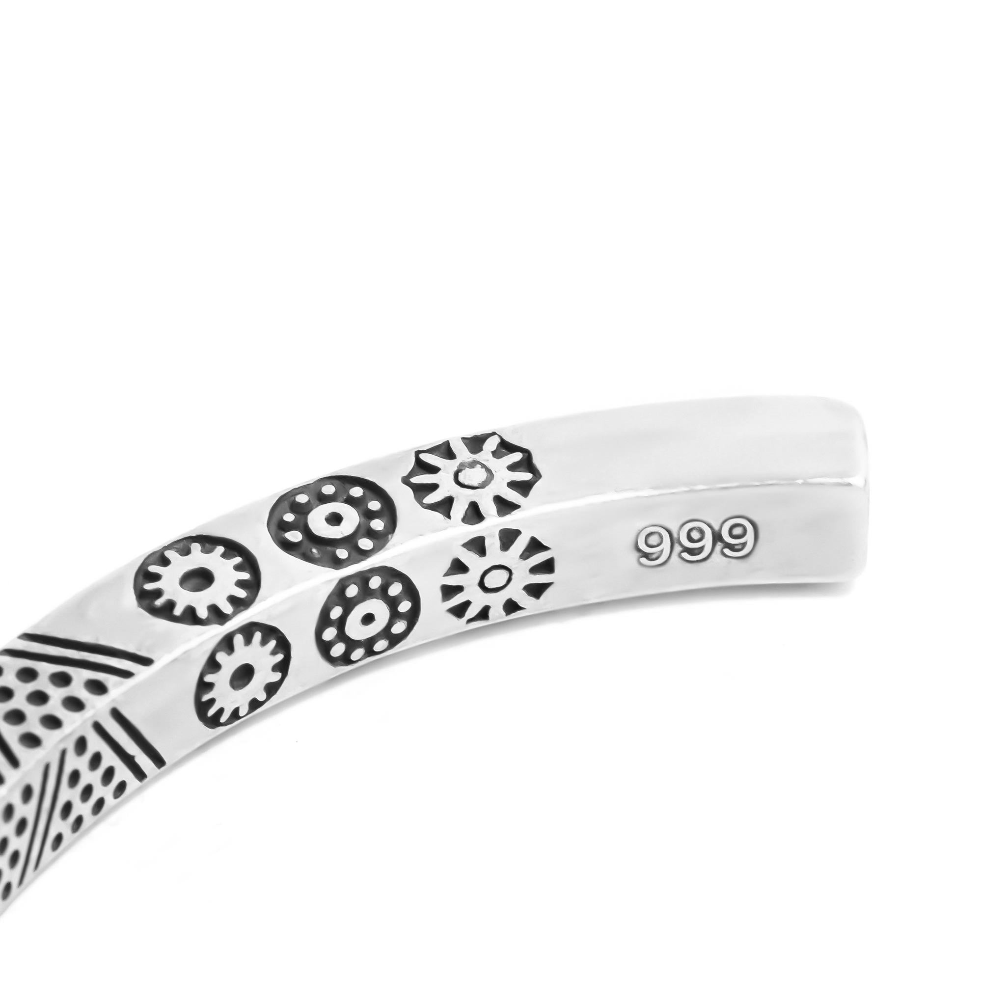 Como - Silver Bangle Bracelet