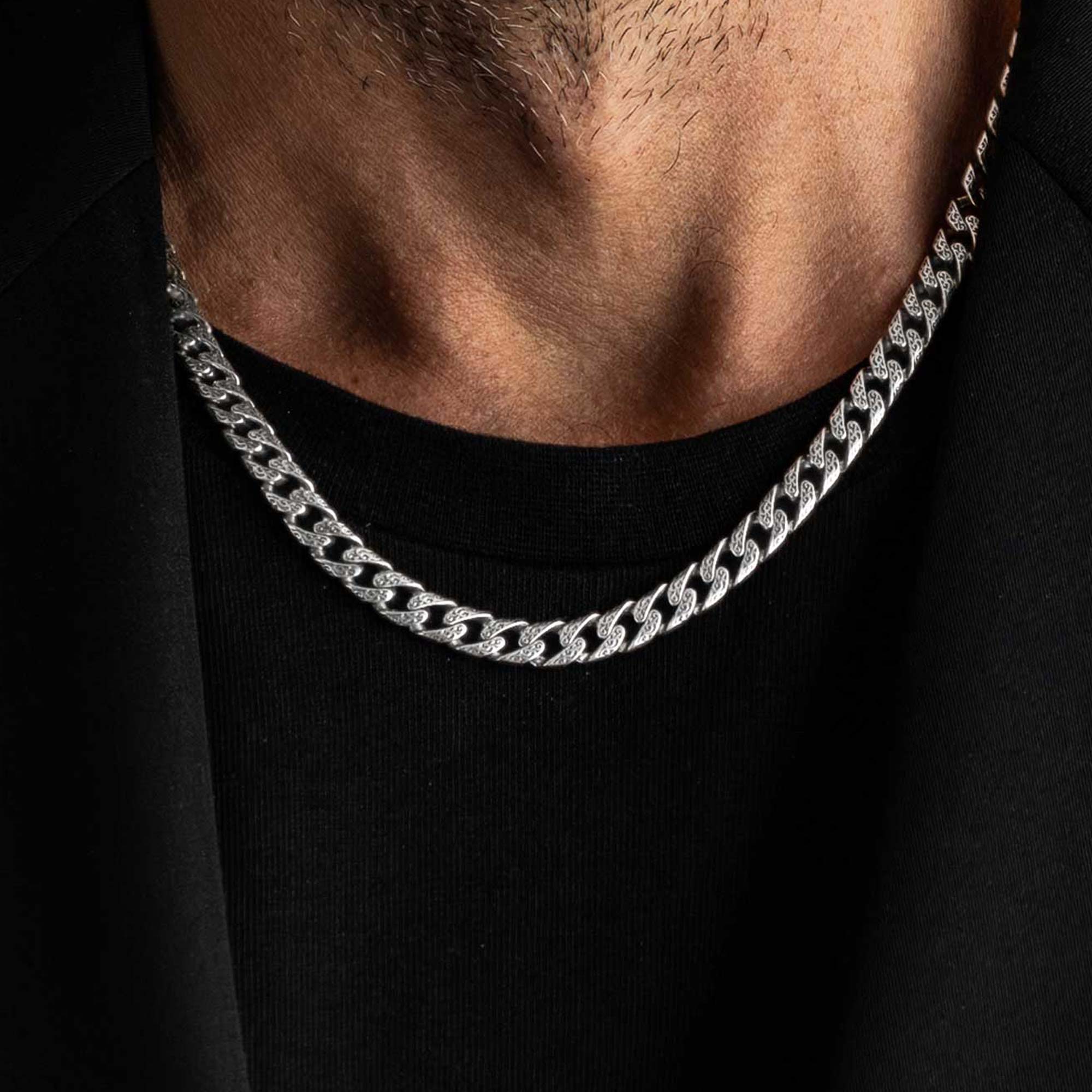 Fulda - Embroidery Patterned Silver Chain Necklace