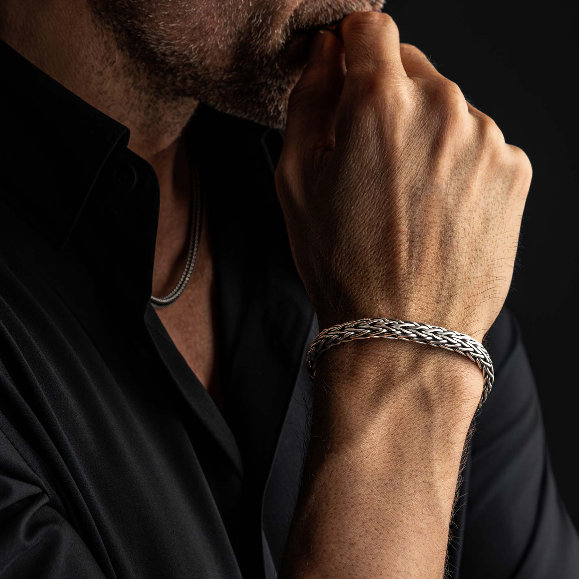 Torro – Handmade Silver Woven Bracelet