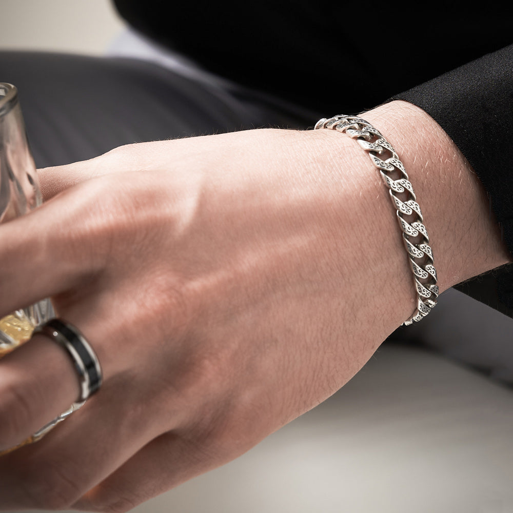 Fulda - Embroidery Patterned Silver Chain Bracelet
