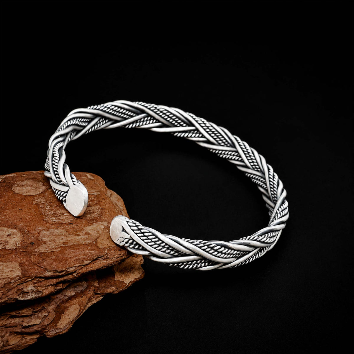 Milan - Twisted Cuff Bracelet