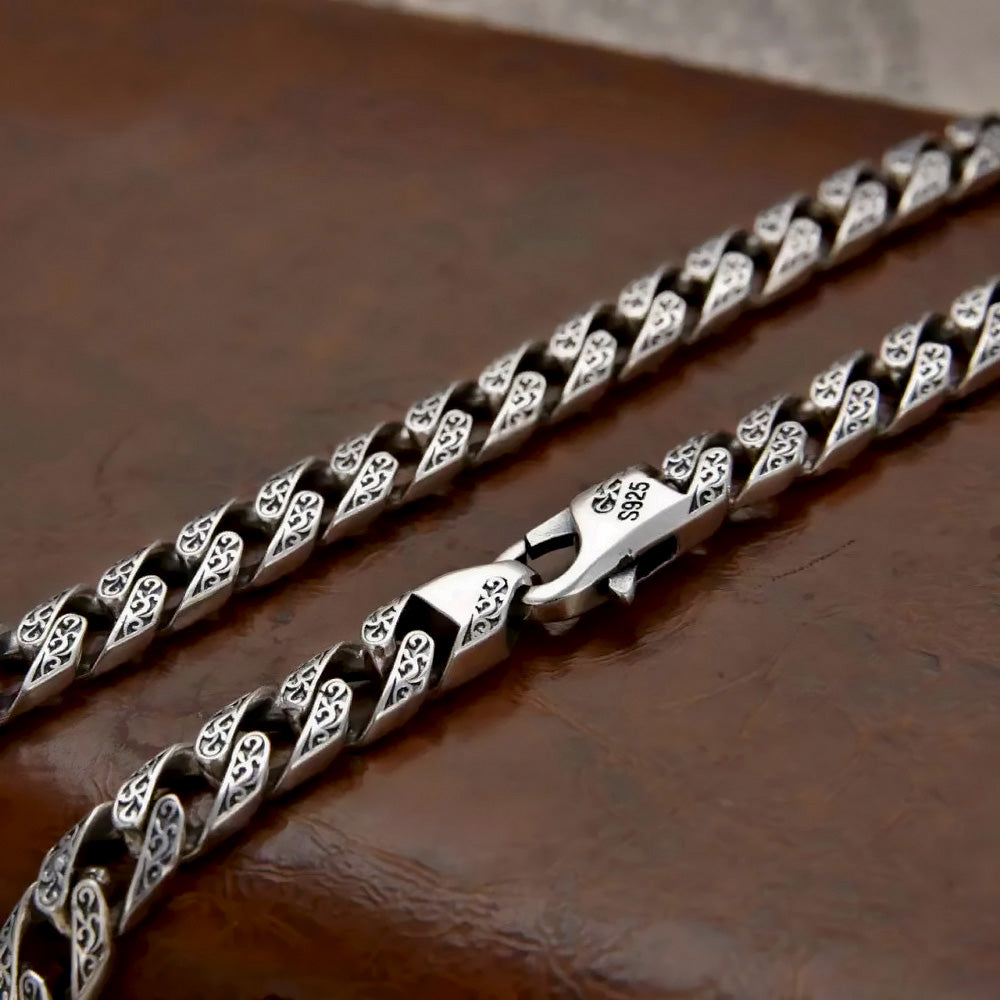 Fulda - Silberne Halskette mit Stickmuster